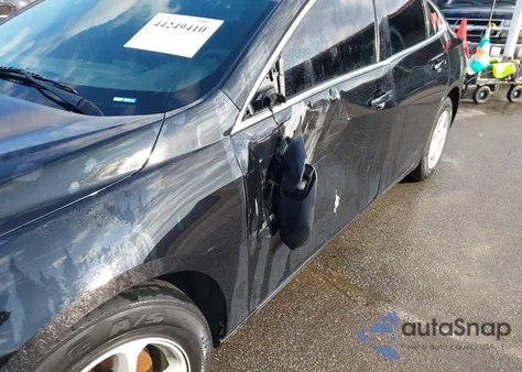 2017 Chevrolet Malibu Ls z USA, uszkodzony, nr VIN 1G1ZB5ST1HF155468